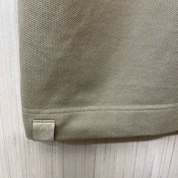 Lululemon Men’s Polo Shirt - Size M (20” P2P, 29.5” Length) - Classic & Minimal - Picture 5 of 5